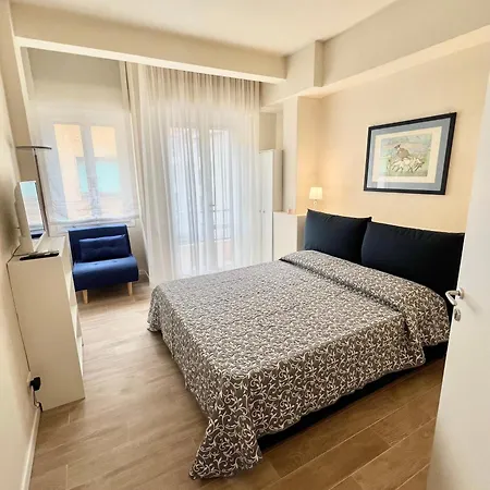 F&F Rooms-3